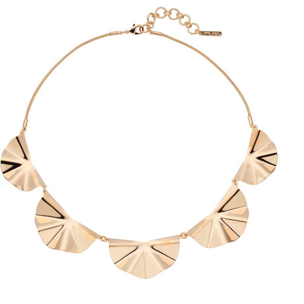 NWT/West/Beautiful Gold Tone Statement necklace.